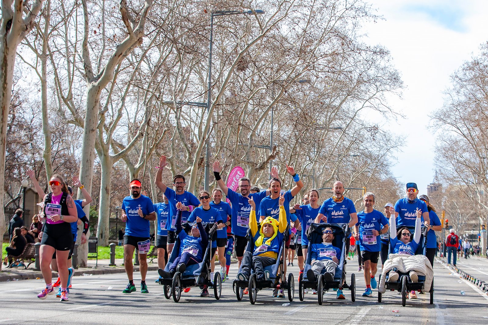 Equipo_Zurich_Aefat_en_Marató_Barcelona_2024_Foto_Xavier_dArquer_5.jpg