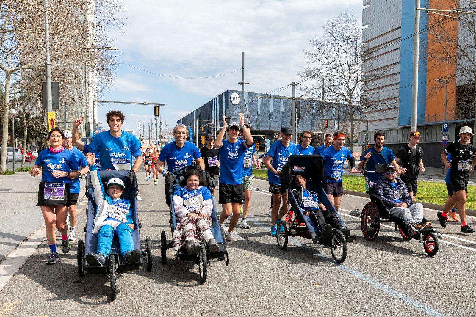 Equipo_Zurich_Aefat_en_Marató_Barcelona_2025_Foto_Xavier_dArquer_7.jpg