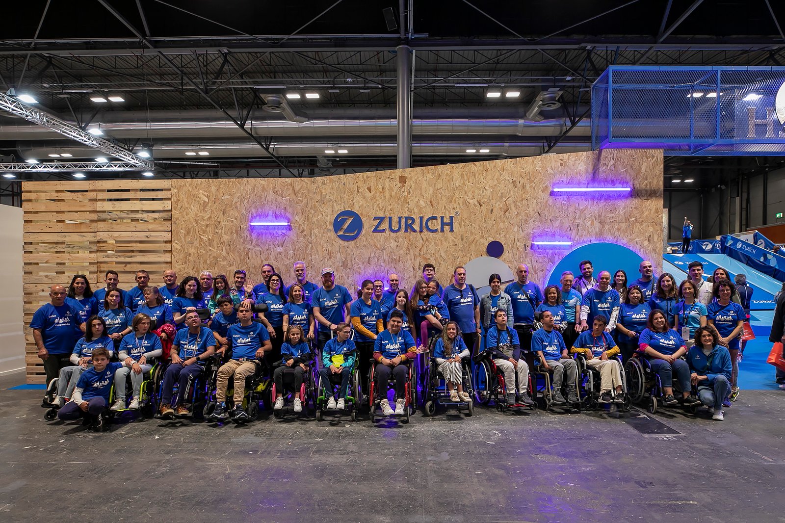 Equipo_Zurich_Aefat_en_Maratón_Madrid_1_feria_Foto_Xavier_dArquer_-_Doblestudio.jpg